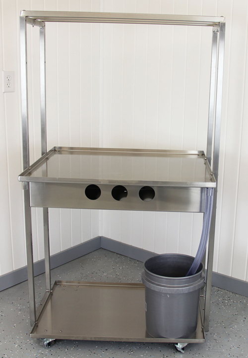 http://www.microdairydesigns.com/wp-content/uploads/2018/04/3-foot-cheese-table-with-drain-bucket.jpg